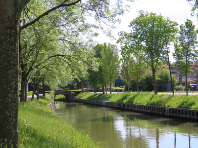 850022 Gezicht over de Leidsche Rijn te Utrecht vanaf de Zandweg, met op de achtergrond de Stadsdambrug.